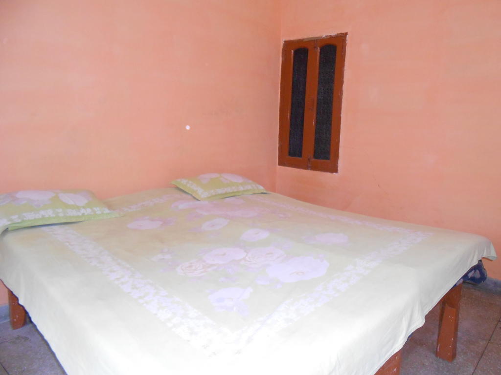 Maruti Guest House Benares Kamer foto