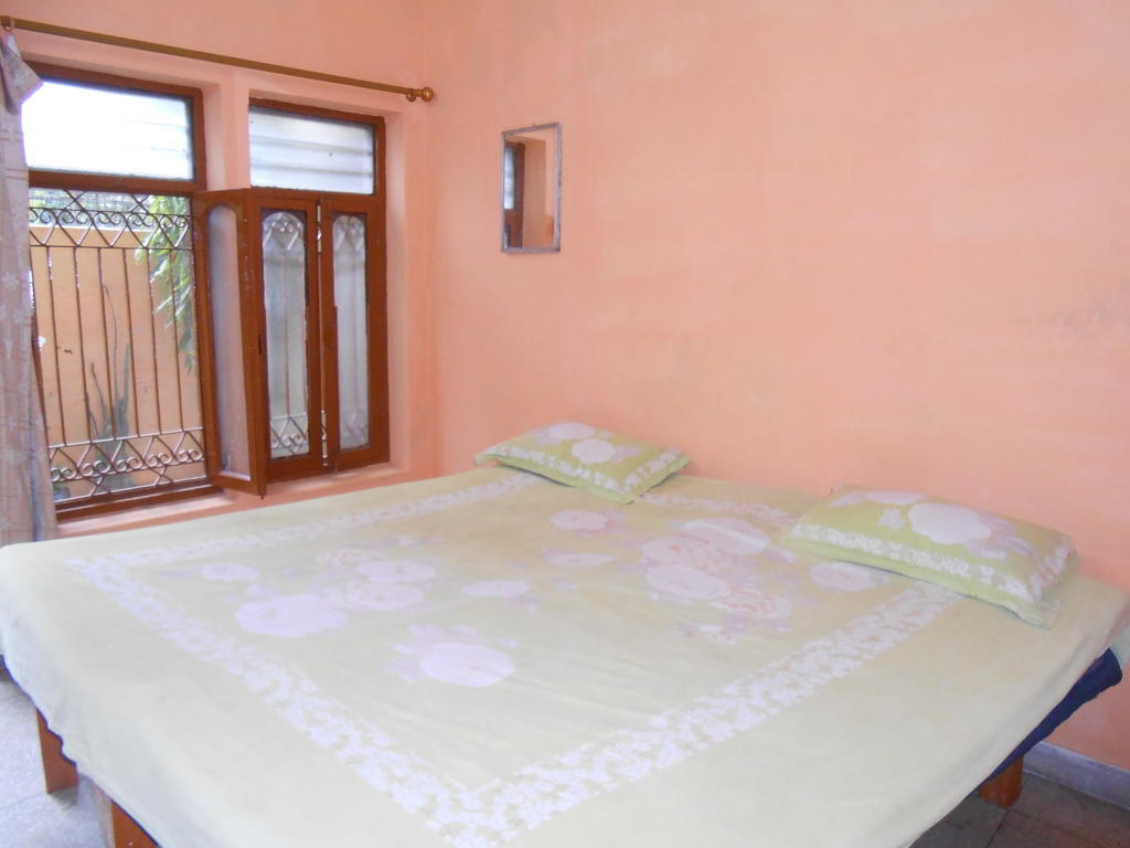 Maruti Guest House Benares Kamer foto
